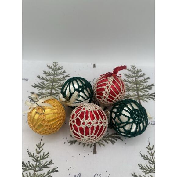 Vintage Satin Christmas Balls w/ Hand Crocheted Coverings Ornaments Set Of 5 - Picture 2 of 4